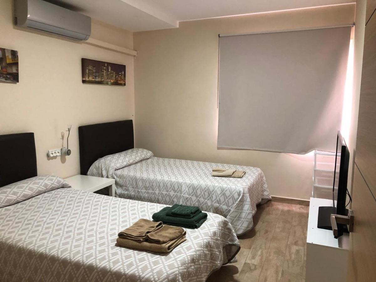 Apartamentos Albeniz Algeciras Bagian luar foto