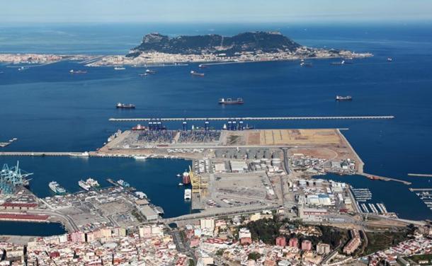 Apartamentos Albeniz Algeciras Bagian luar foto